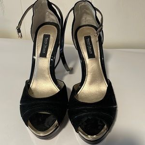 White House Black Market size 7 heels